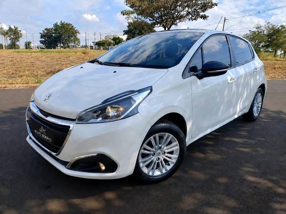 PEUGEOT 208 1.6 ALLURE 16V FLEX 4P AUTOMÁTICO PEUGEOT 208 1.6 ALLURE 16V FLEX 4P AUTOMÁTICO